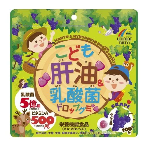 商品名 ユニマットリケン　こども肝油＆乳酸菌　ドロップグミ 内容量 100粒 商品説明（製品の特徴） おいしいぶどう味の味付けの乳酸菌配合の肝油グミです。 お子様をはじめ、大人も召し上がっていただける食べやすいサイズのグミに仕上げました。 ビタミンA、ビタミンB6、ビタミンDを国の定める規格基準内で配合した栄養機能食品（V.A・V.B6・V.D）です。 目安量/お召し上がり方 1日3粒 使用上の注意 体に合わない時は、ご使用をお止めください。本品は特定保健用食品とは異なり、消費者庁長官による個別審査を受けたものではありません。 成分・分量 エネルギー 10.95Kcal、たんぱく質 0g、脂質 0.01g、炭水化物 2.71g、食塩相当量 0.0067g、ビタミンA 500μg(64％)※、ビタミンB6 0.6mg(46%)※、ビタミンD 2.5μg(45％)※、ビタミンC 30mg ※注)栄養素等表示基準1015(18歳以上、基準熱量2,200Kcal)に占める割合。 アレルゲン 大豆 保管及び取扱上の注意 高温多湿、直射日光を避けて冷暗所に保存してください。開封後はチャックをしっかりと閉めて保管し、お早めにお召し上がりください。 製造販売元株式会社ユニマットリケン 東京都港区南青山2-7-28お客様相談室 TEL：0120-66-2226広告文責キュアライフジャパン株式会社お問い合わせ先 0574-50-8306※※※メール便について※※※ メール便は通常の宅配便よりもお時間がかかります。(配達所要日数約4日〜7日前後・地域によっては10日程度)また、ポスト投函になります為、万一の盗難や不達、破損などのトラブルが発生した場合にも宅配業者・弊社ともに責任を負いかねますので、ご了承の上ご注文お願い致します。 なお、代引決済は不可、重量・厚さ規定がある為、簡易包装での発送となります。 ※メール便対象外商品との同梱発送は宅配便となります。 ※メール便対応商品をお買い上げの場合、買い物かごの時点では送料が実際の金額とは異なりますが、のちに当店から正しい金額に訂正してお知らせいたします。