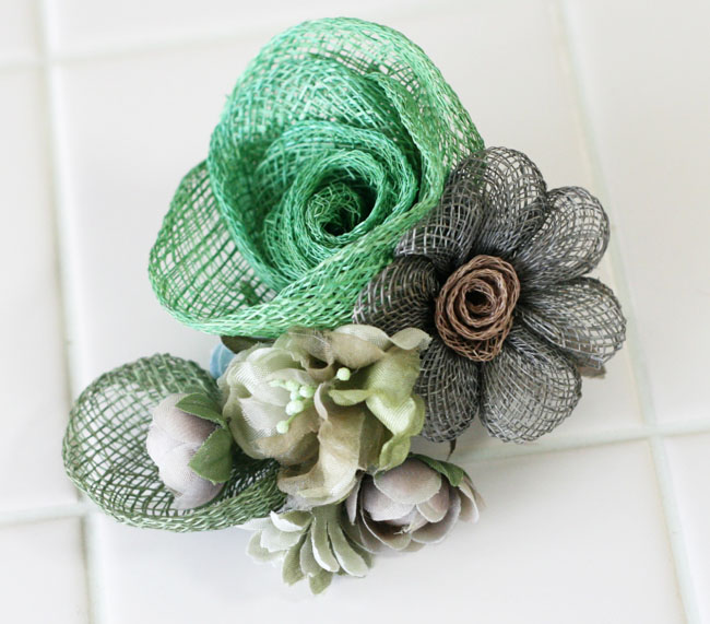 【お買い得!】フラワーコサージュ カラー:エメラルドグリーン(返品交換ギフト包装不可) レディース 女性 かわいい おしゃれ 繊細 結婚式 入学式 卒業式 二次...