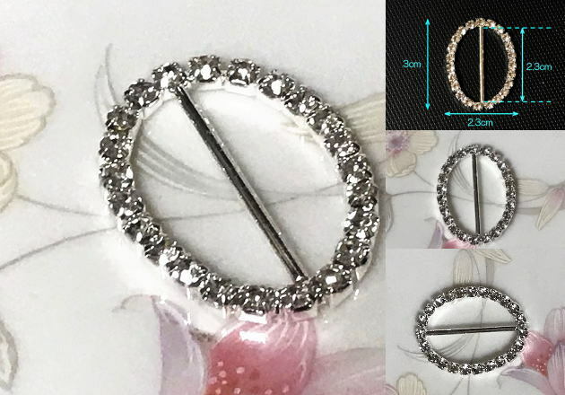 シルバー台座★オーバル・ラインストーンのバックル　1個