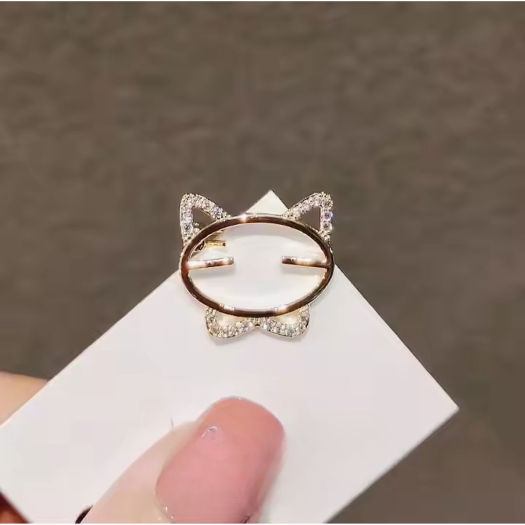 猫のブローチ かわいいアクセサリー