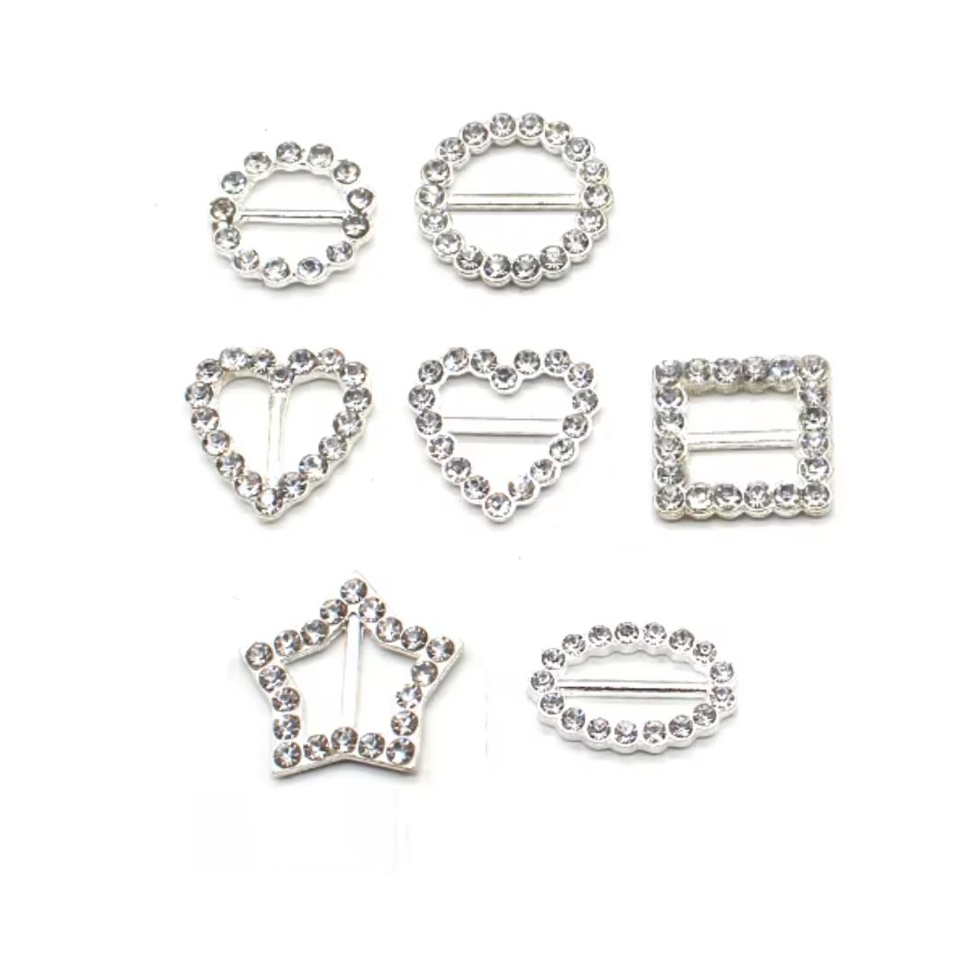 NEWラインストーンバックル デコパーツアクセサリーパーツ1個 センターパーツ アクセサリーパーツ・デコパーツ 手作りアクセサリーモチーフ 中国からの輸入品です。汚れやバリ、モチーフのズレ等はご容赦下さい。ご理解頂いた上ご購入頂ければ幸いです。ラインストーン埋め込みタイプです。裏側の仕上がりは写真と異なる場合がございます。 3