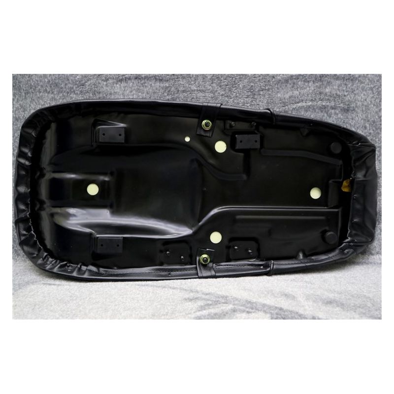 即決】GS400 鋲打ち 黒皮 タックロール シート/あんこ抜き 完成品