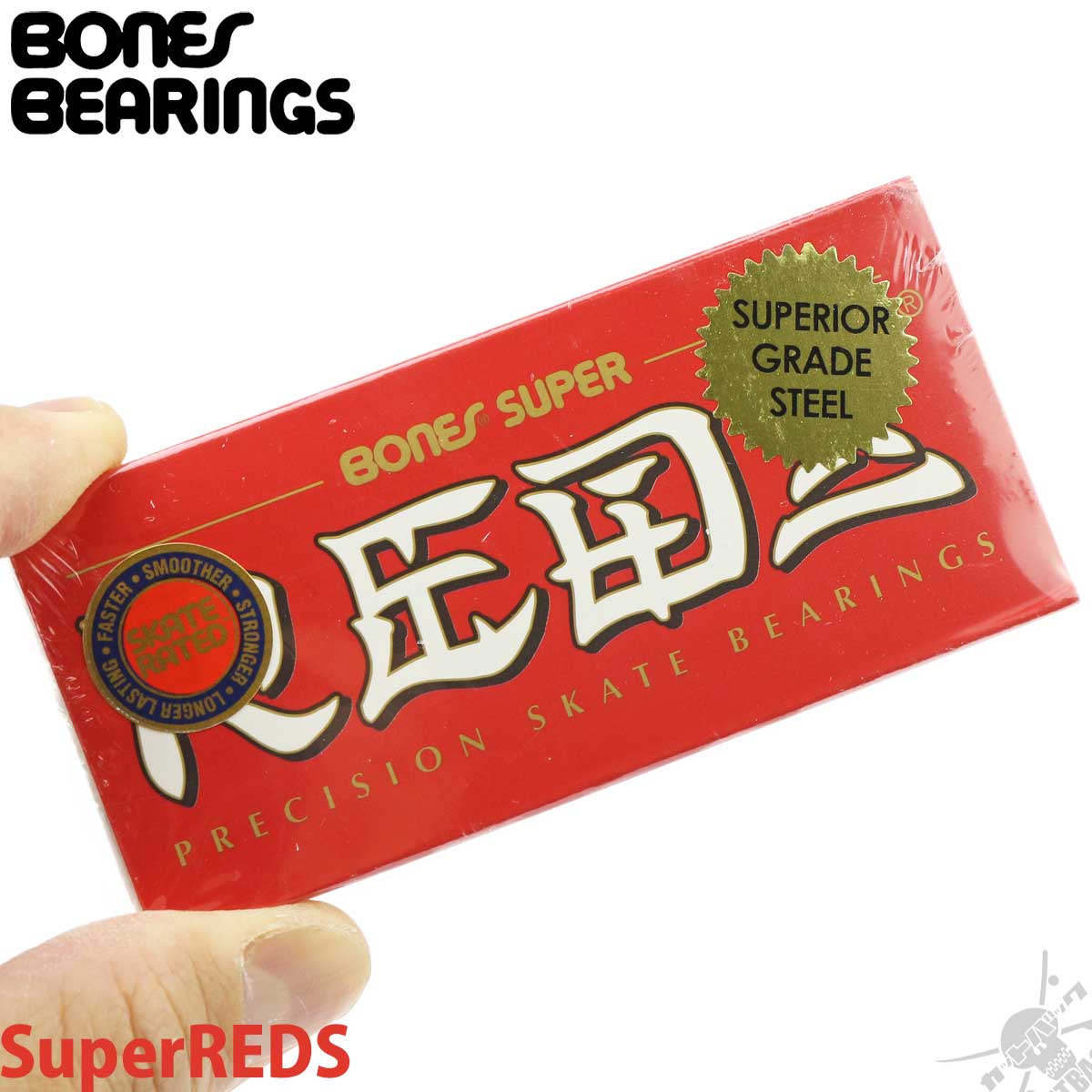 ブランドBONES Bearings (ボーンズベアリング)商品名SuperREDS (スーパーレッズ)個数8個セット ※ウィール1つに対してベアリング2個セットするためスケボー1台分ですタイプオイルタイプ特徴優れた表面仕上げのボールと鋼レース 非接触式の脱着可能なゴム製シールドを採用してより清掃が簡単で摩擦抵抗も軽減 強度とスピードを高める高速ナイロンボールリテーナ 高品質の専用オイルで定評あるボーンズのSpeed Creamで潤滑済み スケボーのためのオリジナル規格により最高の回転パフォーマンスをお約束商品情報ボーンズが「この価格帯で最高のベアリングを」をコンセプトにゼロから設計。超仕上げによりボールを磨き上げたとても速く回るベアリングです。人気のあるこの価格帯で他のベアリングと迷ったときはスーパーレッズを選ぶことがベター。推しのポイントレッズよりも各パーツの仕上げにこだわった一品BONES SuperREDSSkateboard Bearings8 pack ゼロから設計された中価格帯では最強のベアリングです。国内ではNINJAベアリングと人気を二部するボーンズですがワールドワイドでみると世界一人気といっても過言ではないスケボー専用ベアリングです 関連商品はこちらスケートボード スケボー ベアリングオ...440円スケートボード ベアリング ABEC9 Blank...2,200円スケートボード ベアリング ABEC7 STS J...1,650円スケボー ベアリング ブロンソン Bronso...3,850円BONES ボーンズ Swiss Bearings スイス...8,690円スケボー ベアリング ABEC5 オイル ラッ...2,200円スケボー ベアリング ボーンズ レッズ B...2,750円BONES ボーンズ Speed Cream スピードク...990円POLAR SKATE CO ポーラースケートカンパ...6,820円POLAR SKATE CO ポーラースケートカンパ...5,280円POLAR SKATE CO ポーラースケートカンパ...7,920円Lowcard (ローカード) leaguelosers メ...1,650円LOWCARD ローカード CAN CRUSHERS ソッ...2,200円ショルダーバッグ Lowcard Day Trip Sho...4,400円