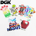 ブランドDGK ディージーケー 商品名DGK STICKERS ディージーケー ステッカー 商品情報 DGKは悪キッズイメージが人気のスケートボードブランドカリスマ黒人スケーター、スティーブウィリアムスが立ち上げたDGKは、DIRTY GHETTO KIDSの頭文字を取ったブランドです。悪キッズイメージが人気を博し、スケートボード界に独特なスタイルを持ち込みました。 DGKステッカーは、その反骨精神とクールなデザインが魅力です。あなたのスケートボード、車、ノートパソコンなどに貼って、個性を表現しましょう。DGKは、常に新しいスタイルに挑戦し続けるスケートボードブランドです。 モデル/サイズcm(タテ×ヨコ) 1.LIFE IS DGK 13×8 2.DGK goes HAM!!!　11×8 3.beat em BLACK 11×8 4.beat em GREEN 11×8 5.beat em PURPLE 11×8 6.beat em NAVY 11×8 7.DGK ALL DAY AND NIGHT 12×13 8.APPLE a Day 14×12 特徴 代表的なスケートボードブランド ビニール製で耐水性と耐久性に優れている 印刷部分以外はクリアベース 用途 スケボーデッキ スノーボード ノートパソコン スマホやすまほケース 車、バイク、自転車 窓や冷蔵庫など家電他、平らな面に貼り付けOK 概要 Bボーイ御用達ブランド”DGK”(Dirty Ghetto Kids)。主宰はスティービーウィリアムス、チームには、デインボーン、ジョシュカリス、ジョンシャナハン、マーカスマクブライド、チャズオルティス、ブージョンソン率いるライダー陣。Bボーイならではの世界観が存分に反映された大人気デッキカンパニー。