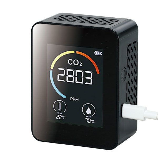 二酸化炭素の濃度に応じて画面が4段階に変化約1秒毎にリアルタイム更新CO2、温度、湿度 ※コンセントに差し込んで使用する場合、別途USB用アダプターが必要です。 ●二酸化炭素測定範囲：400〜5000PPM ●温度測定範囲：約0〜50℃ ●湿度測定範囲：0〜99％ ●入力電圧：DC5V ●充電時間:約3時間 連続使用時間:約6時間 ●ケーブル付（USB A-C 長さ約100cm） ●メーカー保証期間：1年 【商品詳細】 サイズ：70x90x40mm（本体のみ） セット内容：本体×1、USBコード×1 重量：245g 材質：ABS 包装形態：白箱