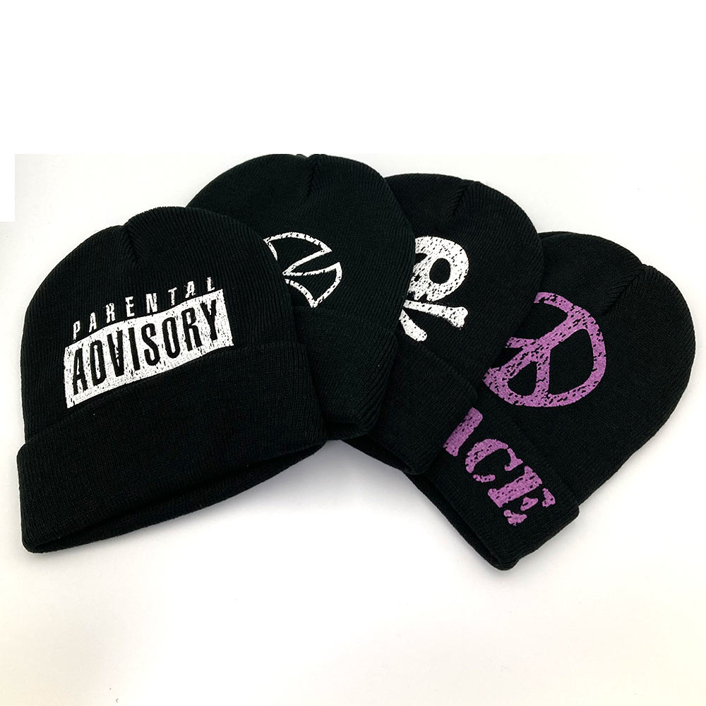 在庫処分特価 ニット帽 黒 ブラック 4柄スタイリッシュな柄がプリントされたニット帽 超お得価格