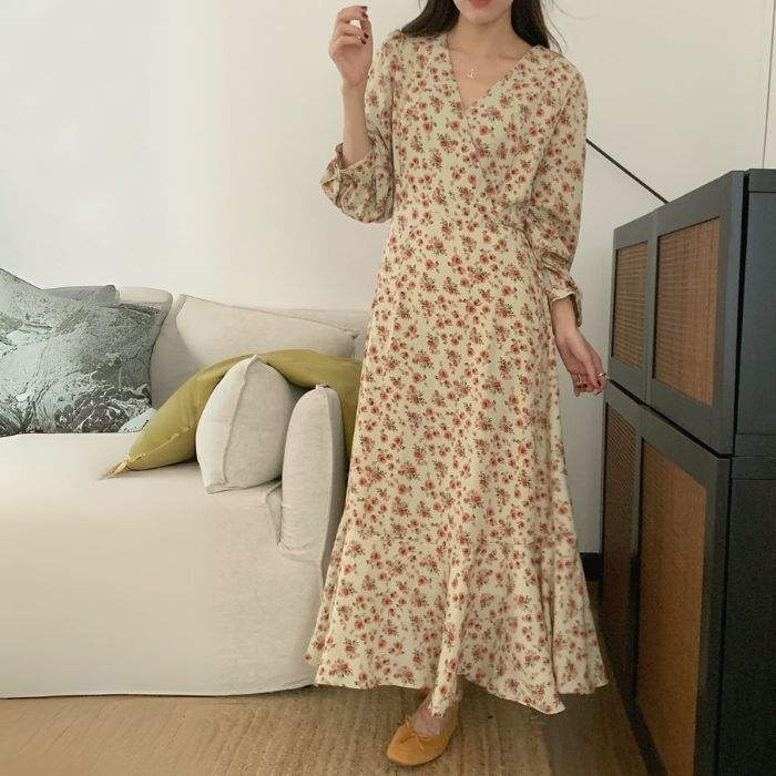 ワンピース レディース ロングワンピース 春 夏 秋 Vネック マキシ丈 長袖 きれいめ 花柄 ドレス 総柄 フレアワンピース 小花柄 フレア Aライン レイヤード 体型カバー フラワー お出かけ デート カジュアル 着痩せ 薄手 トレンド フェミニン デート 20代 30代 40代