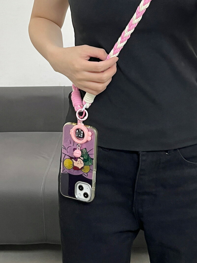 CUTEHOUSE8288の猫 ニャンコ チャーム付き カラフルな編み込みスマホショルダー 5色展開 おしゃれ 可愛い ストラップ 斜め掛け ショルダーストラップ スマートフォン 携帯紐 落下防止 紛失防止 旅行 お出かけ プレゼント 友達お揃い｜アングル3