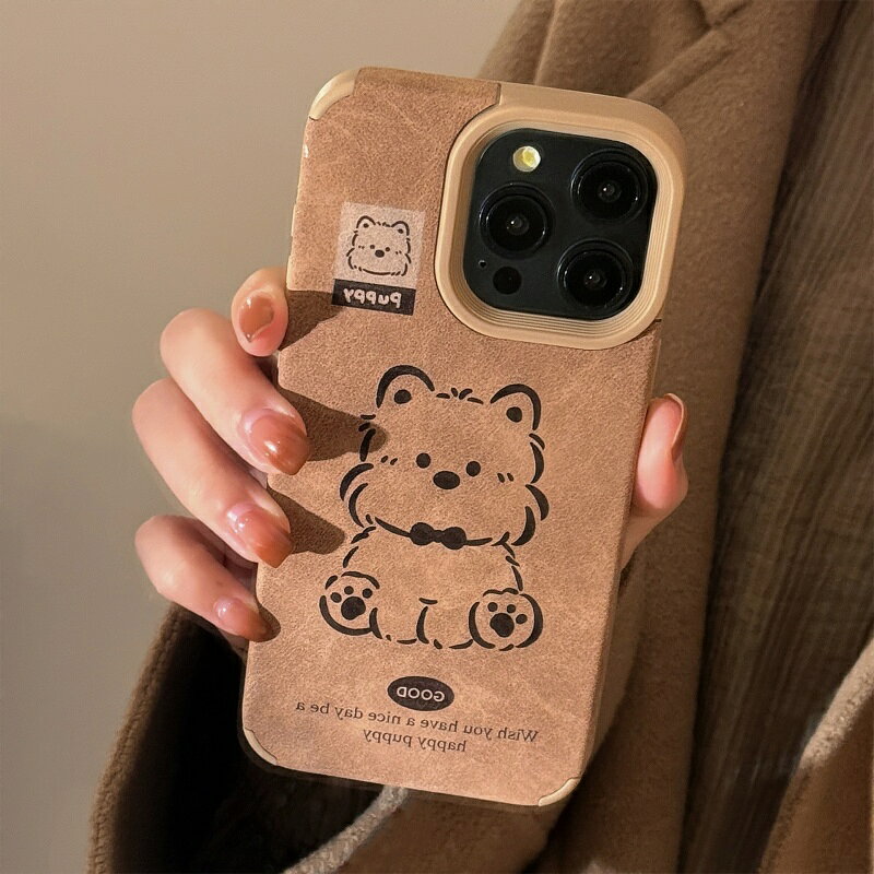 Rakuten - コルク調 ボンボン チャーム付き 子犬 おしゃれ かわいい プレゼント ギフト スマホケース スマホカバー 携帯ケース 携帯カバー iPhone11 iPhone12 iphone13 iPhone14 iPhone15 iPhone16 iPhone17 iPhoneAir 全機種