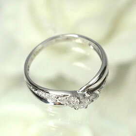 プラチナ pt900ダイヤモンド リング プラチナ・ダイヤモンド0.3ct　クロスラインリ...