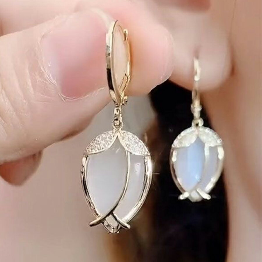 デザインフープピアス チューリップモチーフ ゴールド 存在感抜群 パーティー 二次会 女子会 デート 大人女子 レディース 送料無料 Mimi みみミミ ap149