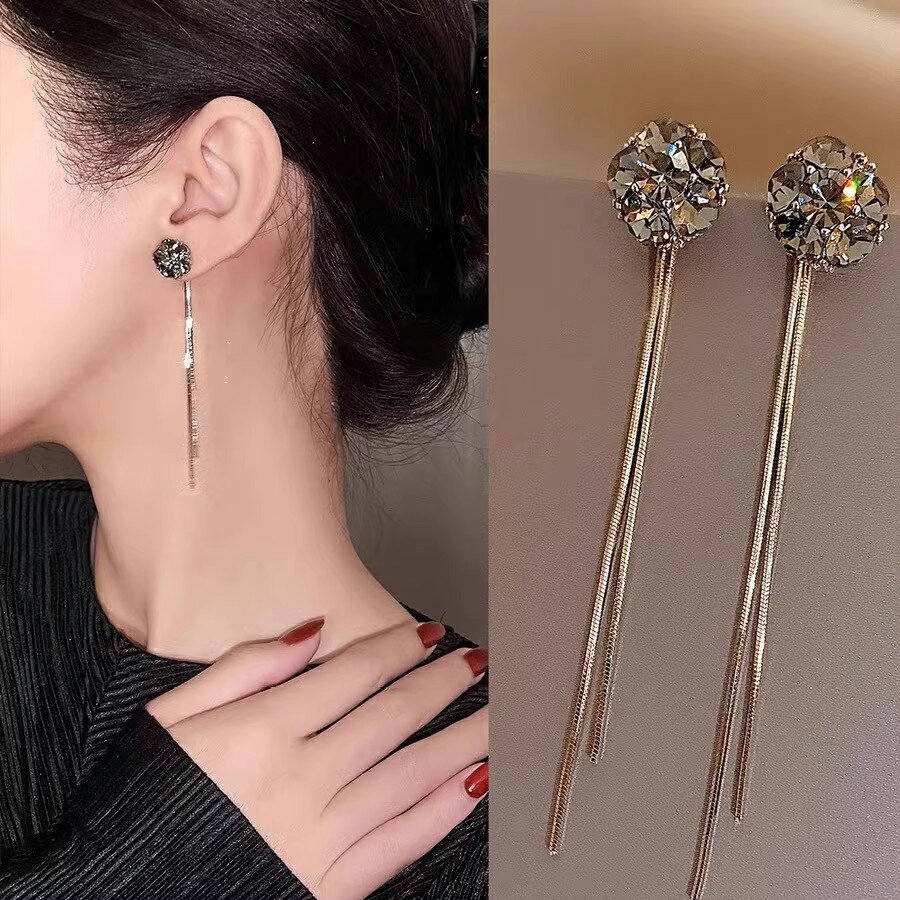 Rakuten - ブラックストーンタッセルピアス キラキラ イベント パーティー 存在感抜群 レディース 送料無料 Mimi みみミミ ap413