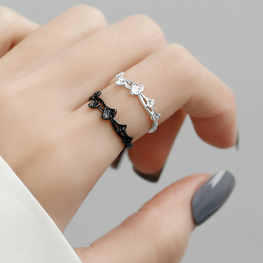 イチョウモチーフオープンリング 銀杏 シルバー ブラック ワンポイント おしゃれ かわいい レディース ..