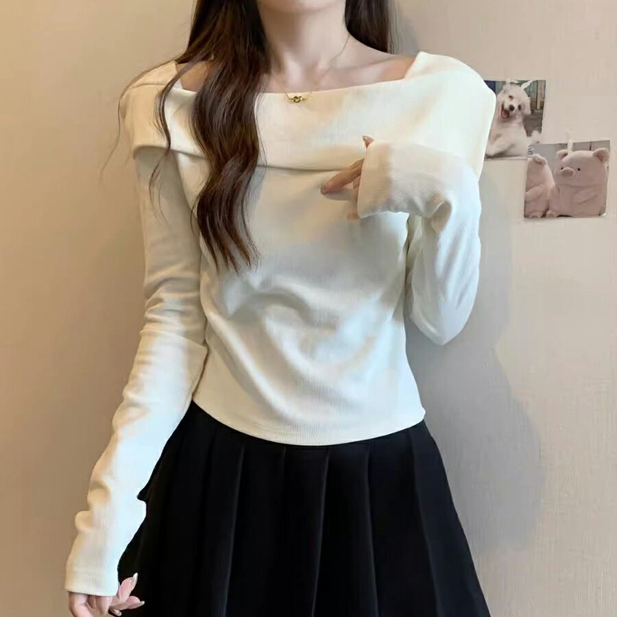 スクエアネックオフショルダーカットソー ホワイト ブラック 伸縮性抜群 シンプル フィット スリム 重..