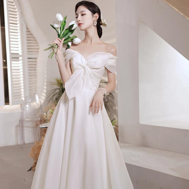 オフショルダー ウエディングドレス 二次会 Vネック エンパイアドレス エンパイアライン フォトウェディング ドレス ロング フロントリボン 編み上げタイプ ウエディングドレス