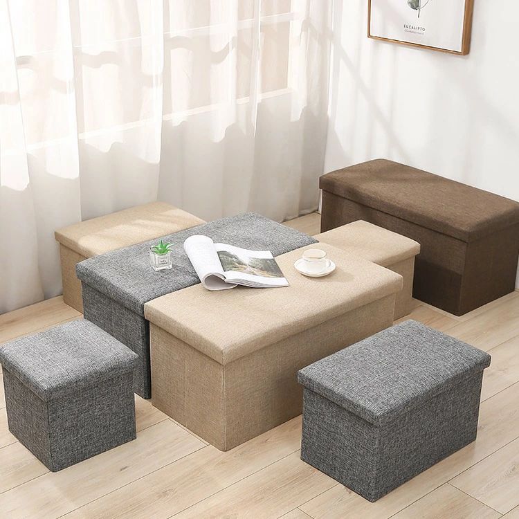 スツールやオットマンとしてはもちろん、ちょっとしたサイドテーブルとしても活用できます。中に本や小物など手持ちの用品が収納できて、フタを閉めればベンチにもご利用可能な大きさです！お部屋にも玄関先にも置きやすいシンプルなデザインソファーでくつろ...