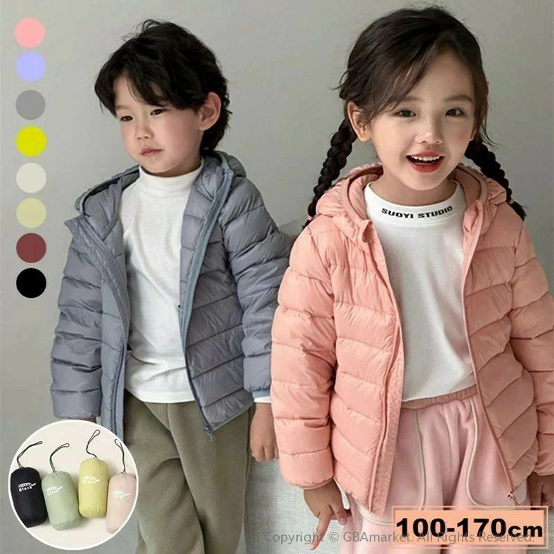 商品説明 ★シンプルなデザイン、ファッションの感じ、冬に良いコーデの子供ダウンコートです。 ★軽量で、保温・防風に優れており、ベビーの肌に優しい。洗濯しやすい。反静電気、変形なし、柔らかさ、いいえピリング、いいえ退色。漂白なし。 ★冬を満喫すれば一生残る思い出に、可愛いだけでなく、厚手でとても暖かいです。 ★シンプルで合わせやすいデザインで、寒い時に、サッとはおれるコート！セーターなどをインして、真冬にも暖かく、おしゃれに過ごせましょう！ ★軽くて保温性効果が抜群！普段着はもちろん、アウトドア、山登り、ウォーキングにも勧める一枚! ご注意 ※PC環境・光の具合により、色や素材のイメージが写真と若干異なる場合がございます。 ※モデル・写真に使用されているアクセサリー・小物は別途記載が無い限り付属いたしません。 ※本製品を使用して発生しうる、事故、損害、損傷、破損等、さらに二次的事故損害についても 弊社では一切の責任を負いかねます。 ※新品ですが、輸入品のため稀に汚れや傷等がある場合がございますが、ご了承下さい。 ※外観及び仕様は予告なく変更になる場合もございます。 ※初期不良の場合、新品を交換することまたは返品が可能でございますので、お気軽にお問い合わせくださいませ。 ※モニターの違いにより、商品の実際の色が画像と異なる場合があります。 ※個人の測定方法が異なるため、物理的な誤差が1-3cmある場合があります。 ありがとうございました！ ※該当商品は他店と在庫共有です。タイミングにより、在庫ズレが生じる場合がございます。予めご了承ください。 製造国 中国製（日本の企画により厳格に生産されています。）