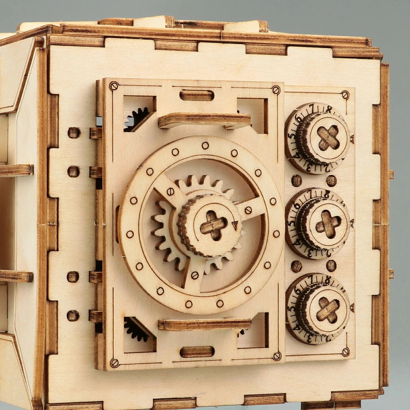 CW storeの工作キット 夏休み 小学生 貯金箱 金庫 ダイヤル式 木製 クラフト 工作 手作りキット 工作セット 冬休み 小学校 子ども 自由工作 自由研究 木工 簡単 男の子 女の子 子供 大人｜アングル3