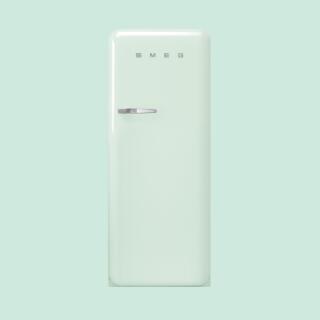 SMEGその他仕様の冷蔵庫はこちら ●配送時の注意事項 設置場所の入口で80cm幅が無いと納品不可でございます 事前に設置場所のご確認をお願いいたします 配達日はご注文後にショップへ問い合わせ（チャット）よりご要望をお申し付けください ※設置が困難によりますご返品はお受けできませんのでご注意くださいませ ※こちらの商品には、商品配達時における古い冷蔵庫の同時回収は提供しておりません SMEG は北イタリアのエミリア・ロマーニャ州でVittorio Bertazzoni(ヴィットリオ・ベルタッツォーニ)によって設立。 社名は、創業当初のエナメル塗装業のSmalterie Metallurgiche Emiliane Guastallaの頭文字から付けられたものです。 その後活動を多様化させ、あらゆる日常環境に対応する革新的な家電製品をデザイン・製造してきました。 SMEG は品質、技術、エネルギー効率、デザインに重点を置く企業理念のおかげで「Made in Italy」規格の重要なブランドの1つとして広く知られています。 創業から 70 年以上経過した現在ではヨーロッパ各国をはじめ、アメリカやオースト ラリア、ロシア、南アフリカ共和国、アジア諸国など世界120か国以上で展開を続けています。 また、1980年代からは数々の国際的な建築家やデザイナーとパートナーシップを結びテクノロジー＆スタイルの本領を発揮していきます。 Guido Canali(グイド・カナーリ)、Mario Bellini(マリオ・ベリーニ)、lo studio Piano Design(ピアノ・デザインスタジオ)、Marc Newson(マーク・ニューソン)、Giancarlo Candeago(ジャンカルロ・カンデアゴ)、Matteo Bazzicalupo(マッテオ・バッツィカルポ)、ディープデザイン・スタジオのRaffaella Mangiarotti(ラファエラ・マンジャロッティ)・・・ 名だたる国際的な建築家やデザイナーの協力を得て生み出された製品はオリジナリティにあふれ、洗練された上品さとイタリアらしい情熱を併せ持っています。 これらの個性的な製品は数多くのデザイン賞を受賞しており、ユーザーが愛着を持って使用できる素晴らしいキッチンスタイルを実現することができるでしょう。 SMEG代表作でもある"50Sレトロシリーズ"。 モダンでポップなイタリアンスタイル冷蔵庫。 FAB28は生活スタイルにこだわりをもつ人々に人気のモデル。この度のリニューアルでは内装をより一層充実させ、細部にまでこだわった仕様になっています。特にドア部分に拘っており、美しい曲線とクロームであしらわれたデザインが特徴です。さらにドアポケットは「レトロ」をモットーにデザインされ、クローム仕上げが施されています。 最新の冷却システム、LED照明内蔵 ・マルチフロー冷却システム 新開発のマルチフロー冷却システムが庫内をムラなく冷やし、食品保存に適した理想的な温度と湿度を保ちます。 ・LED庫内灯 両サイドの高輝度LEDストリップライトは庫内照明に最適です。全体的な視認性が向上し、従来型に比べて高いエネルギー効率と耐久性を実現します。 使いやすさにもこだわったチルドケースと野菜室 ・チルドケース ケース内は－ 2 ℃ ～＋ 3 ℃ に保たれますので、お肉・お魚、チーズなどの傷みやすい食品の新鮮さと味を長く保ち、食品のムダを減らします。 ・野菜室 有孔パネルの働きにより、室内の換気量と湿度を調節します。 外形寸法（幅） 601 mm 外形寸法（奥行） 768 mm 外形寸法（高さ） 1500 mm 本体重量 (kg) 73 kg 冷蔵容量 244 リットル 冷凍容量 26 リットル メインドアタイプ 右開き ドア数 1 枚 冷却方式 直冷式 定格電力(AC/DC/W/Hz) 220 年間消費電力量(kWh/年） 280 kWh/年 メーカー保証 2 年 SMEGその他仕様の冷蔵庫はこちら