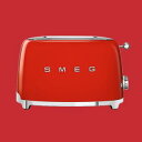 SMEG は北イタリアのエミリア・ロマーニャ州でVittorio Bertazzoni(ヴィットリオ・ベルタッツォーニ)によって設立。 社名は、創業当初のエナメル塗装業のSmalterie Metallurgiche Emiliane Guastallaの頭文字から付けられたものです。 その後活動を多様化させ、あらゆる日常環境に対応する革新的な家電製品をデザイン・製造してきました。 SMEG は品質、技術、エネルギー効率、デザインに重点を置く企業理念のおかげで「Made in Italy」規格の重要なブランドの1つとして広く知られています。 創業から 70 年以上経過した現在ではヨーロッパ各国をはじめ、アメリカやオースト ラリア、ロシア、南アフリカ共和国、アジア諸国など世界120か国以上で展開を続けています。 また、1980年代からは数々の国際的な建築家やデザイナーとパートナーシップを結びテクノロジー＆スタイルの本領を発揮していきます。 Guido Canali(グイド・カナーリ)、Mario Bellini(マリオ・ベリーニ)、lo studio Piano Design(ピアノ・デザインスタジオ)、Marc Newson(マーク・ニューソン)、Giancarlo Candeago(ジャンカルロ・カンデアゴ)、Matteo Bazzicalupo(マッテオ・バッツィカルポ)、ディープデザイン・スタジオのRaffaella Mangiarotti(ラファエラ・マンジャロッティ)・・・ 名だたる国際的な建築家やデザイナーの協力を得て生み出された製品はオリジナリティにあふれ、洗練された上品さとイタリアらしい情熱を併せ持っています。 これらの個性的な製品は数多くのデザイン賞を受賞しており、ユーザーが愛着を持って使用できる素晴らしいキッチンスタイルを実現することができるでしょう。 商品の詳細 イタリア老舗キッチン家電ブランド「smeg」。 パンを焼くだけのトースター。でも、それ以上の個性がこのトースターにはあります。 パンが焼けて飛び出してくるときは、なぜか笑顔になってしまう。そういう魅力を秘めたトースターです。 均一に焼き上げるためパンは自動で中央にセットされ、焼き上がるとスライスが自動でポップアップします。 焼き色は焼き加減を6段階11メモリで細かく調整、パンを焼いている間はLEDライトが点灯します。 外は「カリッ」、中は「ふんわり」と美味しく焼き上げます。 便利な機能 ・焼き色調整ダイヤル 焼き色と焼き加減を6段階11メモリで細かく調整出来ます。パンを焼いている間はLEDライトが点灯し焼いている最中であることをお知らせします。 ・解凍モード 冷凍したままのパンも解凍しながら美味しく焼き上げることができます。 ・ベーグルモード パンの片面だけを焼くことが出来る機能。トーストはもちろん、ベーグルやイングリッシュマフィンなどに最適です。 ・追加焼きモード 冷えてしまったトーストを温める時、焼き加減が不十分だった時にさらに焼き色を付けることができます。 取り外し簡単トレイ ステンレス製のパンくずトレイは取り外して丸洗いできるので、お手入れも簡単です。 商品タイプ トースター トースト枚数 2 枚 温度調節機能 6段階 外形寸法（幅） 325 mm 外形寸法（奥行） 195 mm 外形寸法（高さ） 198 mm 製品重量 2.4 kg 定格電力(AC/DC/W/Hz) AC100V/50-60Hz 搭載機能　 ・焼き色調整ダイヤル ・解凍モード ・ベーグル・追加焼きモード