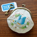 刺しゅうキット 『Chicchi (チッチ) さんの動物刺しゅうキット がま口 鳥さんとシロツメクサ』 縦9×8.5cm 361-28-015