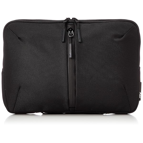 �������åȥ����� Tech Folio 13