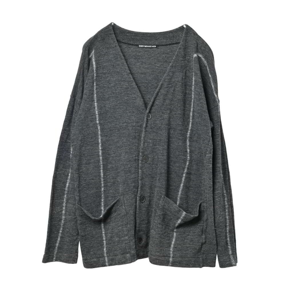 ブランド ISSEY MIYAKE 品名 スプレーデザイン コットン カーディガン 表記サイズ 2 実寸 肩幅約70cm×身幅約52cm×着丈約72cm×袖丈約52cm 素材 コットン100% 商品状態 若干の着用感あり 型番 ME73J224 付属品 - コメント 薄手のスウェット地 商品番号 KL4BAPSH98 注意事項 ・お使いのPCまたはスマートフォンのモニター色と実際の色が異なることがございます。 ・お客様都合による返品交換は受け付けておりません。あらかじめご了承ください。 ・商品は他モールにて併用販売中となります。時間差にて完売してしまった場合は予めご了承くださいませ。 ・土日は定休日のため、お問い合わせへの回答および配送業務は行っておりません。