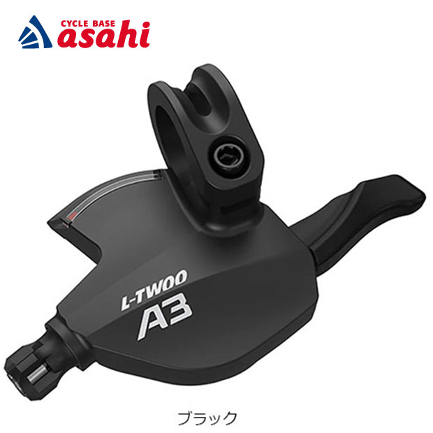 A3 3x8段 MTBクロスバイクシリーズ。・チャレンジングなコースやテクニカルな地形向けに開発されたこれらのシステムは、耐久性と堅牢な構造が際立っています。・急な下り坂や上り坂でも素早いギアチェンジを実現します。・幅広いギア比は、様々な難易度に用意に適応します。・メンテナンスの用意さと頑丈なボディが、長く愛用できる証です。・アグレッシブなライディングにも求められる高いパフォーマンスを発揮します。■種類トリガー式シフター■適用車種MTB（マウンテンバイク）シティバイク通勤自転車など一般的な自転車サイズ110mm×37mm×73mm重量139g対応段数3速 (フロント用)仕様シマノ互換適用車種MTB（マウンテンバイク）シティバイク通勤自転車など一般的な自転車取り付け径ハンドルバー φ22.2 mm（標準 MTB/街乗り仕様）ケーブル付属変速ワイヤー付属、約1850 mmインジケーターギア段表示付き（視覚的な現在ギア表示）※仕様変更等でメーカー型番、写真と一部仕様が異なる場合がございます掲載している商品の在庫については、実際の在庫情報と連動しておりません。ご注文後に仕入先・弊社倉庫に在庫を確認・確保した後、在庫状況・合計金額をメールにてお知らせいたします。選択できないサイズ・カラーは、取扱終了もしくは生産終了です。製品の仕様・価格等につきましては、予告無く変更することがあります。製品の色につきましては、実際とは違って見える場合があります。掲載している重量につきましてはカタログスペックの為、実際の商品とは異なる場合があります。特に軽量モデルに関しては個体差が多く見受けられます。