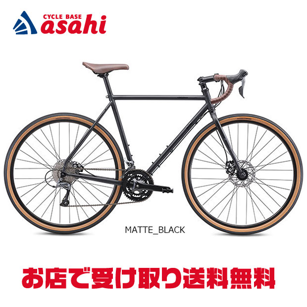 街を軽やかに流す日常使いから、荷物を積み込み長距離走行するバイクパッキングまで、あらゆるライドスタイルを受け止める「マイルスダヴス」。■MILES AHEAD. KIND OF FAR.　気が付けば、その先へ。街を軽やかに流す日常使いから、荷物を積み込み長距離走行するバイクパッキングまで、あらゆるライドスタイルを受け止める「マイルスダヴス」。遠くへと飛び続ける能力を表に出さず、都市に溶け込んでいるあの鳥のように。いつもの街はもちろん、その先に広がるグラベルさえも、すべてが自然と地続きになっていくはずだ。■DETAILよりタフに、自由に、そしてより遠くへ。FEATHER CX+のDNAを継承しながら、BB位置やフロント周りの設計を細かく見直すことで、安定感と操作性をさらに高めたマルチパーパスなツアラーバイク。ややアップライズに調整された乗車姿勢は、長時間のライドやグラベル走行においても快適なハンドリングを維持。最大45Cまで対応するタイヤクリアランス（標準装備は38C）に加え、各部には前後キャリアやフェンダー装着を想定した豊富なアイレットを配置し、ロングツーリングやキャンプライドにも高い拡張性をもたらしている。適度なしなりと耐久性を両立するクロモリ素材で構成されるフレームは、52.5cmサイズ以上でホリゾンタル設計を採用。クラシカルなツアラーに通づる佇まいに、現代に求められるユーティリティと走破性を両立させた一台は、他のグラベルバイクと異なる方向性を指し示し、日常から旅まで長く寄り添う存在となるだろう。サイズ430mm / 490mm / 525mm / 550mm / 575mm適応身長158cm〜165cm(430mm)163cm〜170cm（490mm）168cm〜175cm（525mm）174cm〜181cm（550mm）180cm〜187cm（575mm）Main frameFuji Elios 2 CrMo w/outer-butted seat tube, IS mount discForkFuji CrMo straight-blade, 1-1/8" CrMo steerer, rack/fender & side bottle mounts, IS mount discCranksetAlloy, 46-30TPedalsAlloy cage, 9/16" boron axleFront derailleurFD/Shimano Claris FD-R2000, Band type 28.6mmRear derailleurShimano Claris RD-R2000-GSShiftersShimano ST-R2000 STI, 2×8spd.CassetteShimano CS-HG50-8, 11-34TFront wheelAlloy clincher rim, 32H, QR, 6 bolts disc mount, 100mm O.L.DRear wheelAlloy clincher rim, 32H, QR, 6 bolts disc mount, 135mm O.L.DTiresChaoyang Gravel GP , 700×38c , F/VBrake setTektro Mira mechanical disc, 160mm rotorsBrake leversShimano ST-R2000 STIHeadsetFSA TH888HandlebarAlloy drop, 125mm drop, 6° Flare, 31.8mm O.D.StemAlloy, +/-7 degreeSaddleClassic shapeSeat postAlloy, 2 bolt clamp, 27.2mm O.D.Weightー掲載している商品の在庫については、実際の在庫情報と連動しておりません。ご注文後に仕入先・弊社倉庫に在庫を確認・確保した後、在庫状況・合計金額をメールにてお知らせいたします。選択できないサイズ・カラーは、取扱終了もしくは生産終了です。製品の仕様・価格等につきましては、予告無く変更することがあります。製品の色につきましては、実際とは違って見える場合があります。掲載している重量につきましてはカタログスペックの為、実際の商品とは異なる場合があります。特に軽量モデルに関しては個体差が多く見受けられます。おすすめ商品あさひ マルチコンパクトロック-Q 3.5x900mm サドル・ヘルメットの盗難防止に効果的！ワイヤー錠エバーズ 超 長期防錆剤 SUPER 強力錆止め 潤滑剤 容量：220ml オイルあさひ CBA-2L COTTO CE（コット CE）-N ヘルメット 頭周：M/L（57-60cm）ルイガノ アーバンヘルメット2あさひ デイジーフィット-R ヘルメット 頭周：57-61cmムーン VELA200（ベーラ200）フロントライト 明るさ：200ルーメン USB充電式 前用 フロントライト 前用ムーン VELA350（ベーラ350）フロントライト 明るさ：350ルーメン USB充電式 前用 フロントライト 前用ムーン ALCOR テールライト USB充電式セーフティライト リアライト 後用あさひ ブラケット ダイヤル ワイヤー錠 8x1800mm 暗証番号式 ブラケット付 スポーツバイクにおすすめあさひ ダイヤルハードチェーンロック-Q 6x1200mm ワイヤー錠あさひ 自転車カバー 一般車用DX サイクルカバーマック AS-5140 パノラマバッグインサイクルレインスーツ レインウェアあさひ スマートフォンホルダー-H スマホホルダー スマホケースあさひ CBAパフォーマンスポンプ 空気圧ゲージ付き 英/米/仏式バルブ対応アサヒサイクル KUKY AUTO PUMP smart FC-901B 電動空気入れ 英/米/仏式バルブ対応 携帯ポンプ
