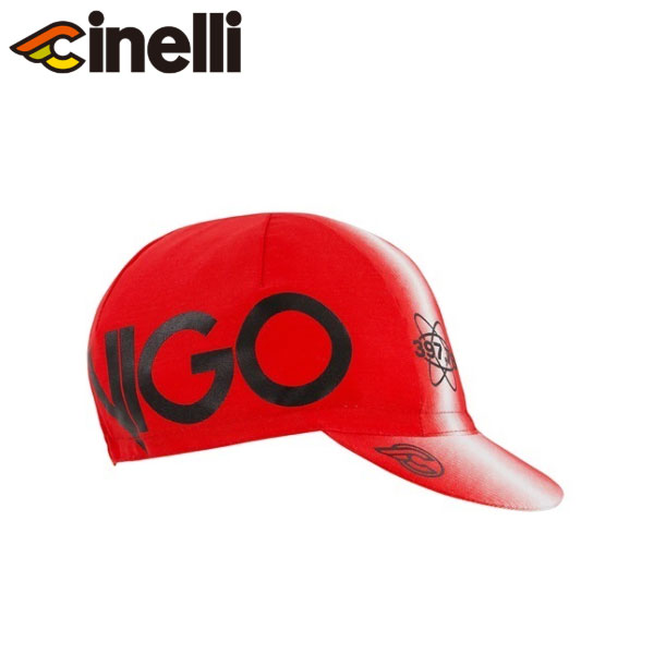 ■商品のお問い合わせに際してのお願い※在庫の有無や納期に関しましてのお問い合わせはお調べいたしましてご返信させていただきます。 ※商品の更なる詳細情報、互換性、サイズ感等々はトラブル回避の為、当店ではお答えすることができませんので直接メーカーもしくは代理店へお問い合わせ頂きますようお願い申し上げます。■ご注文に際してのご注意 ※当店の在庫の有無は実際の在庫状況と連動しておりません。 ご注文が確定しましても在庫切れの場合がございます。 ※ご注文確定後、当店の在庫とメーカーの在庫を確認して当店に在庫のない商品につきましては発注いたしますのでお時間がかかる場合がございます。 ※在庫のない商品につきましては追ってキャンセルメールをお送りいたします。 お客様のご都合により返品・及びサイズ交換などは一切出来かねますので予めご了承下さい。 ■自転車の配送について、必ずご一読下さい※在庫の有無や納期に関しましてのお問い合わせはお調べいたしましてご返信させていただきます。※お届け後、外したパーツなど一部分は、お客様で組み立てが必要となります。※配送前に商品チェックしておりますが、製造・組立・配送の行程で小傷やスレ等がつく場合がございます。 通信販売の特性上、実車をご確認頂けませんので、細かい傷などは返品対象外とさせて頂きます。細かい傷が気になる方はご購入ご遠慮願います。※組み立てに自信がないなどご心配があるようでしたら、出来るだけアドバイスはさせて頂きますが、工具がなかったりどうしても組立出来ないお客様はお近くの販売店にて組立て貰って下さい。また、その際の作業工賃はお客様負担でお願い致します。■防犯登録について※防犯登録につきましては、お近くの防犯登録取扱店にてご登録をお願いします。ミラノの名所、ヴィゴレッリ・ヴェロドロームは、ビートルズやレッド・ツェッペリンが演奏した場所であり、1935年から1967年まで1時間記録、1937年から2000年まで1時間タンデム記録が樹立された場所でもあります。地元の伝説であるにもかかわらず、なぜかコースの長さが誤って記載されてきました。本来は397.76メートルであるコースが、これまで397.27メートルと記載されていたのです。2025年の今、ヴィゴレッリ・スチールの80年代チーム・レッドホワイトは、ついに正しい距離を誇ります。チネリのサイクリングキャップは100%イタリア製で、フリーサイズです。 ポリエステル65%、コットン35%
