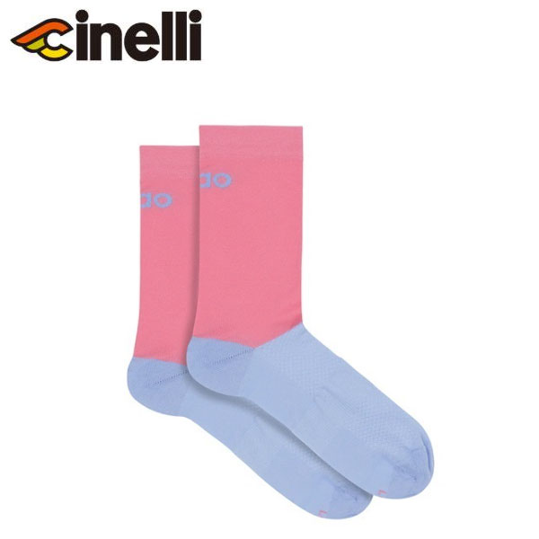 ■商品のお問い合わせに際してのお願い※在庫の有無や納期に関しましてのお問い合わせはお調べいたしましてご返信させていただきます。 ※商品の更なる詳細情報、互換性、サイズ感等々はトラブル回避の為、当店ではお答えすることができませんので直接メーカーもしくは代理店へお問い合わせ頂きますようお願い申し上げます。■ご注文に際してのご注意 ※当店の在庫の有無は実際の在庫状況と連動しておりません。 ご注文が確定しましても在庫切れの場合がございます。 ※ご注文確定後、当店の在庫とメーカーの在庫を確認して当店に在庫のない商品につきましては発注いたしますのでお時間がかかる場合がございます。 ※在庫のない商品につきましては追ってキャンセルメールをお送りいたします。 お客様のご都合により返品・及びサイズ交換などは一切出来かねますので予めご了承下さい。 ■自転車の配送について、必ずご一読下さい※在庫の有無や納期に関しましてのお問い合わせはお調べいたしましてご返信させていただきます。※お届け後、外したパーツなど一部分は、お客様で組み立てが必要となります。※配送前に商品チェックしておりますが、製造・組立・配送の行程で小傷やスレ等がつく場合がございます。 通信販売の特性上、実車をご確認頂けませんので、細かい傷などは返品対象外とさせて頂きます。細かい傷が気になる方はご購入ご遠慮願います。※組み立てに自信がないなどご心配があるようでしたら、出来るだけアドバイスはさせて頂きますが、工具がなかったりどうしても組立出来ないお客様はお近くの販売店にて組立て貰って下さい。また、その際の作業工賃はお客様負担でお願い致します。■防犯登録について※防犯登録につきましては、お近くの防犯登録取扱店にてご登録をお願いします。イタリア製 チャオ・イタリア、チャオ・チネリ、チャオ・シクリスモ！ 高性能快適生地 靴下の長さ15cm チャオ・イタリア、チャオ・チネリ、チャオ・チクリズモ！純粋主義者のためのクラシックデザイン。チネリのサイクリングソックスは100%イタリア製で、あらゆる季節のトレーニングに最適です。ソックス丈は15cm、レースフィットの高性能素材を使用しています。 95% ポリアミド、3% ゴム、2% エラスタン