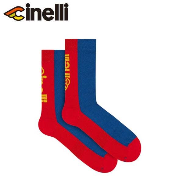 ■商品のお問い合わせに際してのお願い※在庫の有無や納期に関しましてのお問い合わせはお調べいたしましてご返信させていただきます。 ※商品の更なる詳細情報、互換性、サイズ感等々はトラブル回避の為、当店ではお答えすることができませんので直接メーカーもしくは代理店へお問い合わせ頂きますようお願い申し上げます。■ご注文に際してのご注意 ※当店の在庫の有無は実際の在庫状況と連動しておりません。 ご注文が確定しましても在庫切れの場合がございます。 ※ご注文確定後、当店の在庫とメーカーの在庫を確認して当店に在庫のない商品につきましては発注いたしますのでお時間がかかる場合がございます。 ※在庫のない商品につきましては追ってキャンセルメールをお送りいたします。 お客様のご都合により返品・及びサイズ交換などは一切出来かねますので予めご了承下さい。 ■自転車の配送について、必ずご一読下さい※在庫の有無や納期に関しましてのお問い合わせはお調べいたしましてご返信させていただきます。※お届け後、外したパーツなど一部分は、お客様で組み立てが必要となります。※配送前に商品チェックしておりますが、製造・組立・配送の行程で小傷やスレ等がつく場合がございます。 通信販売の特性上、実車をご確認頂けませんので、細かい傷などは返品対象外とさせて頂きます。細かい傷が気になる方はご購入ご遠慮願います。※組み立てに自信がないなどご心配があるようでしたら、出来るだけアドバイスはさせて頂きますが、工具がなかったりどうしても組立出来ないお客様はお近くの販売店にて組立て貰って下さい。また、その際の作業工賃はお客様負担でお願い致します。■防犯登録について※防犯登録につきましては、お近くの防犯登録取扱店にてご登録をお願いします。イタリア製 高性能快適生地 靴下の長さ15cm デザイン愛好家のための一足。1979年にイタロ・ルピによってデザインされたcinelliのロゴは、サイクリング業界初のモダニズムデザインであり、今日でも変わらず象徴的で現代的な印象を与えます。刺激的で楽しく、皮肉っぽく、そして洗練されたデザイン。まさに時代を巧みに融合させたものです。象徴的なウィングドcのロゴタイプバージョンを誇りを持って着用してください。cinelliのサイクリングソックスは100%イタリア製で、オールシーズンのトレーニングに最適です。ソックス丈は15cm、レースフィットの高性能素材を使用しています。 95% ポリアミド、3% ゴム、2% エラスタン