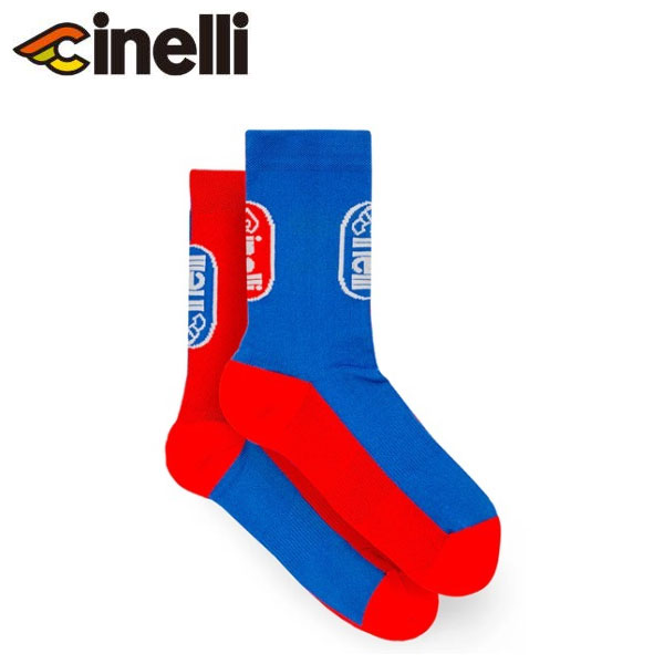 ■商品のお問い合わせに際してのお願い※在庫の有無や納期に関しましてのお問い合わせはお調べいたしましてご返信させていただきます。 ※商品の更なる詳細情報、互換性、サイズ感等々はトラブル回避の為、当店ではお答えすることができませんので直接メーカーもしくは代理店へお問い合わせ頂きますようお願い申し上げます。■ご注文に際してのご注意 ※当店の在庫の有無は実際の在庫状況と連動しておりません。 ご注文が確定しましても在庫切れの場合がございます。 ※ご注文確定後、当店の在庫とメーカーの在庫を確認して当店に在庫のない商品につきましては発注いたしますのでお時間がかかる場合がございます。 ※在庫のない商品につきましては追ってキャンセルメールをお送りいたします。 お客様のご都合により返品・及びサイズ交換などは一切出来かねますので予めご了承下さい。 ■自転車の配送について、必ずご一読下さい※在庫の有無や納期に関しましてのお問い合わせはお調べいたしましてご返信させていただきます。※お届け後、外したパーツなど一部分は、お客様で組み立てが必要となります。※配送前に商品チェックしておりますが、製造・組立・配送の行程で小傷やスレ等がつく場合がございます。 通信販売の特性上、実車をご確認頂けませんので、細かい傷などは返品対象外とさせて頂きます。細かい傷が気になる方はご購入ご遠慮願います。※組み立てに自信がないなどご心配があるようでしたら、出来るだけアドバイスはさせて頂きますが、工具がなかったりどうしても組立出来ないお客様はお近くの販売店にて組立て貰って下さい。また、その際の作業工賃はお客様負担でお願い致します。■防犯登録について※防犯登録につきましては、お近くの防犯登録取扱店にてご登録をお願いします。イタリア製 高性能快適生地 袖口の長さ13cm あらゆる季節のトレーニングやレース用に設計されたクラシックなパフォーマンス ソックスに採用されている楕円形のグラフィックは、90 年代のレースにおける当社の伝統、具体的には grammo ステム (世界最軽量のクイル ステム) や spinaci ハンドルバー エクステンション (spinaci を合法化!) などのレースとイタリアン デザインの両方のアイコンに採用されている楕円形の cinelli ステッカーを参照しています。 95% ポリアミド、3% ゴム、2% エラスタン