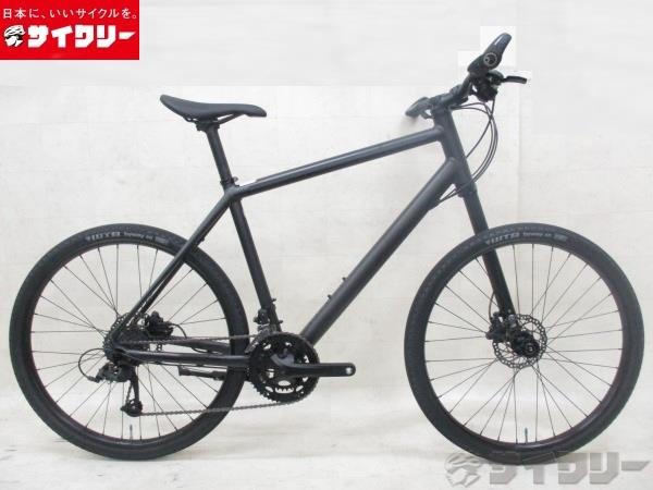 製品情報カテゴリ完成車 クロスバイク クロスバイク メーカーキャノンデール年式2025色マットブラック状態ランクC(少々キズあり)送料サイズ大型サイズメーカーサイズ：Lトップチューブ長：618シートチューブ長：525ヘッドチューブ長：180クランク長：175ステム長：60ハンドル幅：710パーツフレーム材質：アルミフォーク材質：アルミホイール：タイヤ：WTB 650Bx40Cシフター：マイクロシフトフロントディレイラー：マイクロシフトリアディレイラー：マイクロシフトクランク：パワーホイール/46-30Tスプロケット：9s/11-32Tブレーキ：テクトロステム：純正ハンドル：純正シートポスト：純正サドル：純正状態コメント中古品でございます。ハンドルバー、フロントフォーク、トップチューブ、シートチューブ各所に擦り傷がございます。チェーン等金属パーツにはサビがございます。早期交換を推奨いたします。ワイヤー交換、調整済み。※フロントLED充電用専用ケーブルは付属しません。別途調達が必要となります。（Cannondale Light Pipe Charge Cord (型番：K25038)）シートポスト埋め込みLEDはシートポストを抜いて内臓のUSB TYPEAを用いて充電できます。※配送の場合、ハンドル、サドル、前輪、フロントブレーキキャリパーを外して梱包いたします。その他【参考価格】135、000円Cannondale