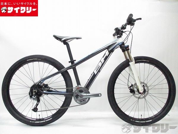 製品情報カテゴリ完成車 MTB コンフォート メーカーBH年式2015年頃色ブラック状態ランクA(未使用品)送料サイズ大型サイズシートチューブ長：350ホリゾンタル換算値：540パーツフレーム材質：アルミフォーク材質：SRサンツアホイール：...