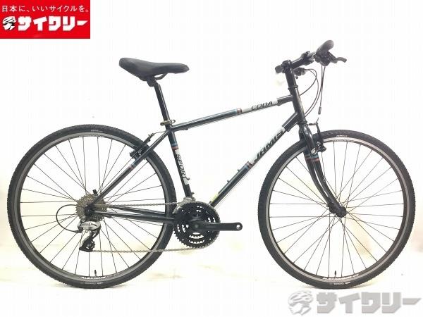 製品情報カテゴリ完成車 クロスバイク クロスバイク メーカージェイミス年式2018色ブラック状態ランクD(年式相応のキズあり)送料サイズ大型サイズメーカーサイズ：17トップチューブ長：570シートチューブ長：440ヘッドチューブ長：140クランク長：170 ステム長：90ハンドル幅：590パーツフレーム材質：クロモリフォーク材質：クロモリホイール：アレックスリムズ ID-19/622x16タイヤ：700x32cシフター：シマノSL-M310/3x8sフロントディレイラー：シマノFD-TY710リアディレイラー：シマノRD?M360クランク：シマノFC-TY501/48-38-28Tスプロケット：シマノCS-HG41-8/11-32Tブレーキ：テクトロVブレーキ855ステム：純正ハンドル：純正シートポスト：純正サドル：純正状態コメント中古商品です。フレーム各所に傷、スレ、サビ、シフターのインジケータは日焼けによる変色、スプロケットにサビがございます。BB、、チェーン、ワイヤー類は交換、調整済み。※ペダルは付属しません。※配送の場合、ハンドル、サドル、前輪を外して梱包いたします。その他参考価格\71、500-（税込み）JAMIS