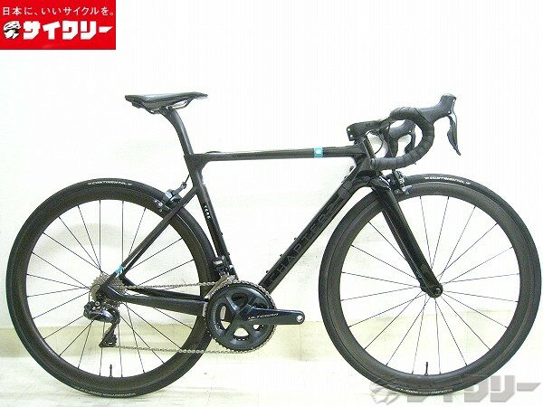 製品情報カテゴリ完成車 ロードバイク ロードバイク メーカーチャプター2年式2018色ブラック状態ランクC(少々キズあり)送料サイズ大型サイズメーカーサイズ：XS適応身長：165-170cm（目安）トップチューブ長（ホリゾンタル）：516mmシートチューブ長：495mmヘッドチューブ長：113mmクランク長：170mmステム長：90mmハンドル幅：380mm（ブラケット部C-C）/400mm（エンド部C-C）パーツフレーム材質：カーボンフォーク材質：カーボンハブ：クリスキングリム：不明 カーボン クリンチャータイヤ：コンチネンタル GP4000 700x25cシフター：シマノ ST-R8050 di2 ULTEGRA 2x11sフロントディレイラー：シマノ FD-R8050 di2 ULTEGRA リアディレイラー：シマノ RD-R8050 di2 ULTEGRAクランク：シマノ FC-R8000 ULTEGRA 52/36T 170mmスプロケット：シマノ CS-R8000 ULTEGRA 11-28Tブレーキ：シマノ BR-R8000 ULTEGRAハンドル：チャプター2 MANA カーボン ステム一体型シートポスト：チャプター2 専用 カーボンサドル：プロロゴ DIMENSION 143mm状態コメント中古商品です。使用に伴う傷、汚れがございます。フォーク、チェーンステー、クランク等に傷がございます。リムに汚れがございます。サドル後部に破れがございます。クランクがシマノの点検対象品です。清掃、目視での確認では異常は確認できませんでしたが、正規店での点検は行っておりません。充電器付属しております。その他参考価格：￥700、000【CHAPTER2】フレーム：\234、000ハンドル：\53、000コンポ：\200、000ホイール：\200、000その他：\15、000