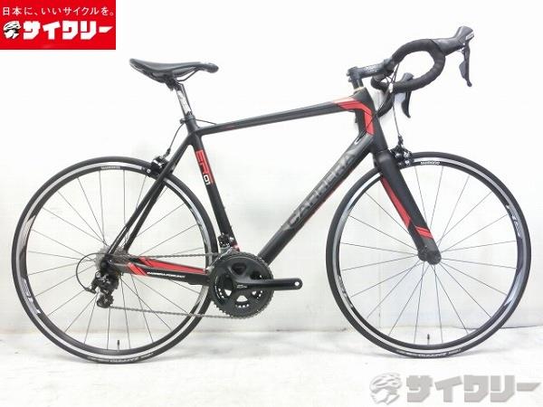 製品情報カテゴリ完成車 ロードバイク ロードバイク メーカーカレラ年式2018色ブラック状態ランクC(少々キズあり)送料サイズ大型サイズメーカーサイズ：Lトップチューブ長：570mm（ホリゾンタル換算）シートチューブ長：540mmヘッドチューブ長：190mmクランク長：172.5mmステム長：110mmハンドル幅：420mm（C-C）パーツフレーム材質：カーボンフォーク材質：カーボンホイール：シマノ WH-RS010タイヤ：ビットリア ZAFFIRO 700x23cシフター：シマノ ST-5800 105 2x11sフロントディレイラー：シマノ FD-R7000 105リアディレイラー：シマノ RD-5800 105クランク：シマノ FC-5800 105スプロケット：シマノ CS-R7000 105ブレーキ：シマノ BR-5800 105ステム：FSA OS169ハンドル：FSA VERO COMPACTシートポスト：FSA GOSSAMERサドル：ファブリック 状態コメント中古商品でございます。全体的に使用感薄めで、目立った傷はございません。ヘッドパーツのコーンスペーサーに焼けがございます。ブレーキ、変速調整済みでございます。※ペダルは付属いたしません。※発送の際は一部部品の取り外しや、角度を変える等を行い梱包いたします。その他【参考価格】190、000円【CARRERA】