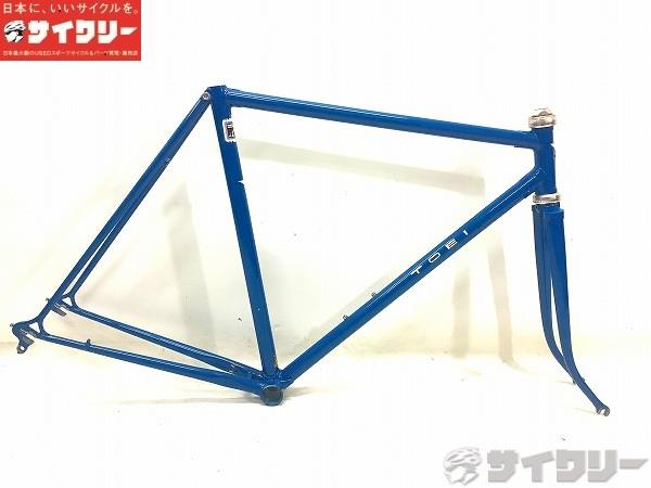 製品情報カテゴリフレーム ロードバイク メーカー東叡社（TOEI）年式不明 色BLUE状態ランクC(少々キズあり)送料サイズ中型サイズトップチューブ長：525mmシートチューブ長：535mmヘッドチューブ長：110mm対応ホイールサイズ：700cエンド幅：100/120mmシェル幅：68mm JISポスト径：26.8mmパーツフレーム材質：クロモリフォーク材質：クロモリ状態コメント中古商品です。使用感傷がございます。リペイントされております。タッチアップ跡あります。トップチューブに傷がございます。その他東叡社TOEIトーエイ