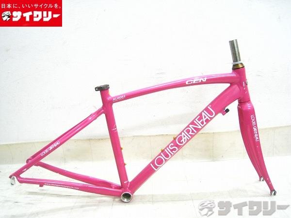 製品情報カテゴリフレーム ロードバイク メーカールイガノ年式2010色TELEMAGENTA状態ランクD(年式相応のキズあり)送料サイズ中型サイズメーカーサイズ：420適応身長：150-165cm（目安）トップチューブ長（ホリゾンタル）：500mmシートチューブ長：420mmヘッドチューブ長：120mm対応ホイールサイズ：700cエンド幅：100/130mmシェル幅：68mm JISコラム径：28.6mmコラム余り：約80mmポスト径：27.2mmパーツフレーム材質：アルミフォーク材質：アルミ状態コメント中古商品です。強い使用感がございます。全体的に傷がございます。その他参考価格：￥93、450（完成車）【LOUIS GARNEAU】
