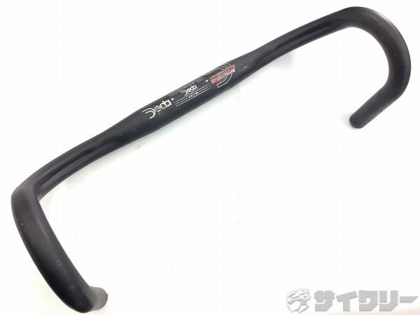 製品情報カテゴリハンドル関連 ハンドル ドロップ メーカーデダ年式-色状態ランクD(年式相応のキズあり)送料サイズ小型サイズパーツクランプ径：31.7ハンドル幅：440（外-外）状態コメント中古品でございます。使用に伴う傷、テープ痕、強い使用感がございます。その他【Deda】
