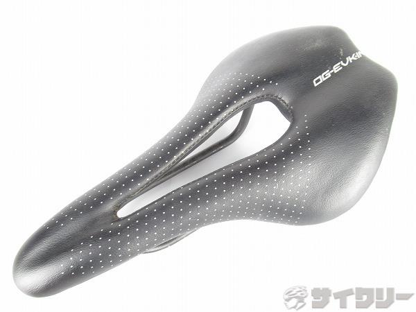 製品情報カテゴリサドル関連 サドル メーカー不明年式-色状態ランクC(少々キズあり)送料サイズ小型サイズパーツレール材質：カーボン（7×7mm/実測）色：ブラック状態コメント中古商品でございます。使用に伴う、キズ・汚れがございます。画像に写っている物が全てになります。その他