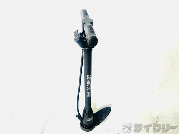 製品情報カテゴリ用品類 空気入れ、ポンプ フロアポンプ メーカーブリヂストン年式-色状態ランクD(年式相応のキズあり)送料サイズ小型サイズパーツバルブ規格：米式エアゲージ有無：無色：ブラック状態コメント中古商品でございます。使用感、傷、汚れがございます。保管期間、内部状況、経年劣化等不明となりますので予めご了承ください。写真掲載品で全てになります。その他