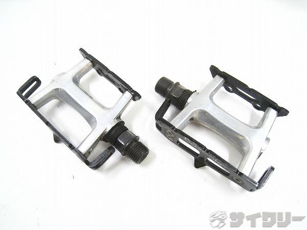 製品情報カテゴリペダル関連 ペダル フラットペダル メーカーバズーカ年式-色状態ランクD(年式相応のキズあり)送料サイズ小型サイズパーツ色：ブラック状態コメント中古商品です。使用に伴う傷、汚れがございます。その他