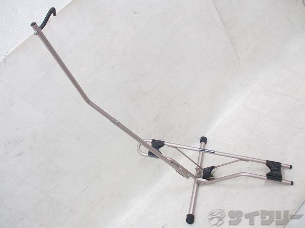 製品情報カテゴリ用品類 スタンド 展示用・メンテナンス用 メーカーミノウラ年式-色状態ランクD(年式相応のキズあり)送料サイズ中型サイズパーツ一台用（縦横置き兼用）状態コメント中古商品です。使用に伴うサビ、小傷、使用感がございます。発送の際は各部バラシての発送となります。その他