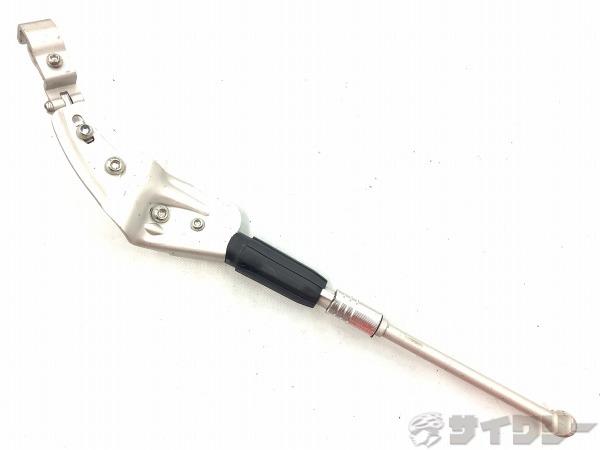 製品情報カテゴリ用品類 スタンド キック・センタースタンド メーカーTranzX年式-色状態ランクD(年式相応のキズあり)送料サイズ小型サイズ対応ホイールサイズ：700cパーツ取付方法：ステーにボルトで固定色：シルバー状態コメント中古日でございます。使用に伴う傷、使用感がございます。その他