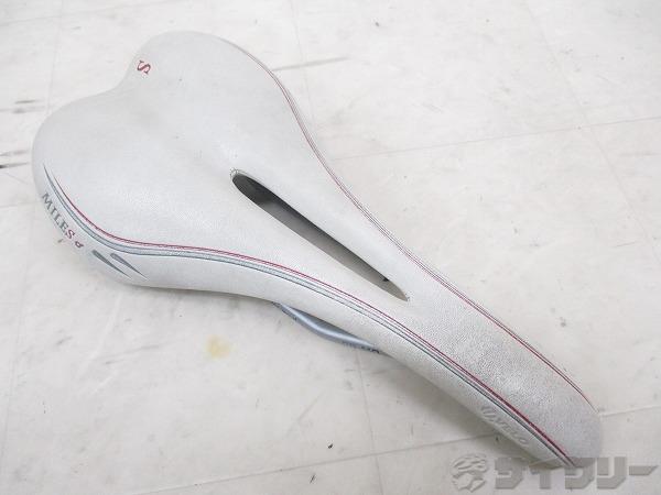 製品情報カテゴリサドル関連 サドル メーカーベロ年式色状態ランクD(年式相応のキズあり)送料サイズ小型サイズパーツレール材質：CR-MO色：ホワイト状態コメント中古商品です。使用に伴うスレ、使用感がございます。その他