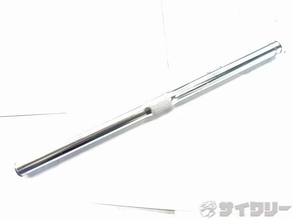 製品情報カテゴリハンドル関連 ハンドル フラット/ライザーバー メーカー不明年式-色状態ランクD(年式相応のキズあり)送料サイズ小型サイズハンドル幅：約430mm（実測)クランプ径：25.4mmパーツ色：シルバー状態コメント中古商品でございます。使用感、傷、汚れがございます。削れ、エンドカットされております。削れが目立ちます。写真掲載品で全てになります。その他