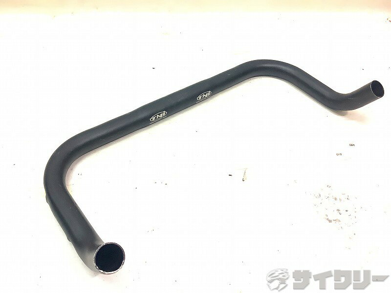 製品情報カテゴリハンドル関連 ハンドル ブルホーン メーカーTNI年式-色状態ランクD(年式相応のキズあり)送料サイズ小型サイズ 380x26.0mmパーツ色：BLK状態コメント中古商品です。使用感傷多数ございます。その他TNI