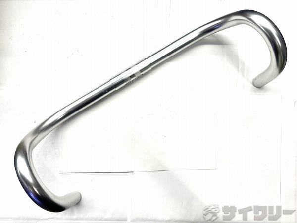 製品情報カテゴリハンドル関連 ハンドル ドロップ メーカー日東年式-色状態ランクC(少々キズあり)送料サイズ小型サイズハンドル幅：約420mm（エンドC-C実測）クランプ径：26mmパーツ色：シルバー状態コメント中古商品でございます。使用感、傷、汚れがございます。削れ箇所がみられます。写真掲載品で全てになります。その他